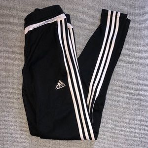 Adidas pants 🖤